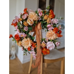 Wianek kwiatowy na drzwi na wiklinowym ringu Róż i Pomarańcza 45 cm